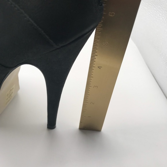 Bakers Helen Black Ankle Heeled Booties - Picture 8 of 12